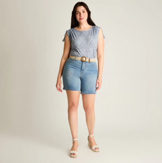 BERMUDA DENIM CON CINTURON CALCE NORMAL